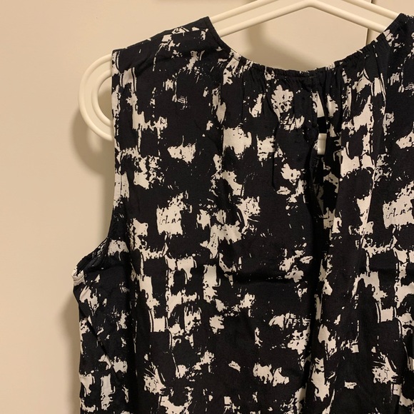 Uniqlo - Printed Sleeveless Blouse Top, Size M - Picture 7 of 9